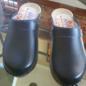 AM-Toffeln 100 Clogs in Navy